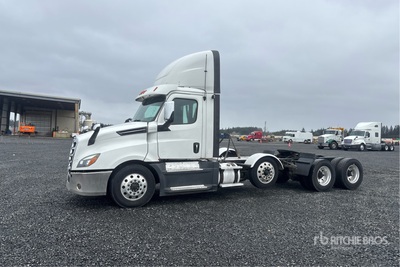 2019 Freightliner Cascadia 126 8x4 Cabeza Tractora Cabina Corta
