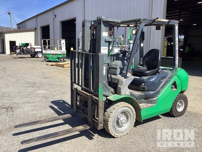2013 Komatsu FG25T-16 4650 lb Cushion Tire Chariot Élévateur