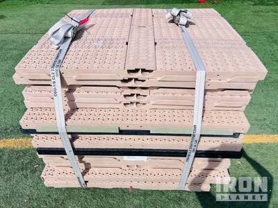 Quantity of (36) Bike Track 2" Thick Har Modular Floor Covering Panels Varios, tienda, almacen, consumidor