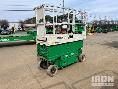 2015 JLG 2632ES Electric Scissor Lift