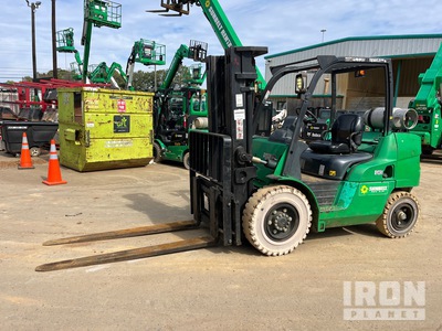 2015 Mitsubishi FG40KGLE 7350 lb Pneumatic Tire Chariot Élévateur