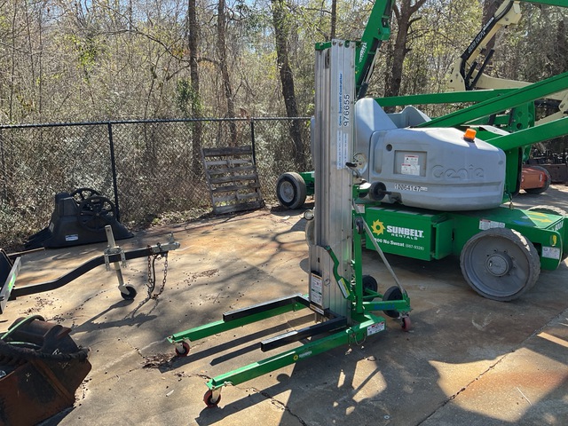 2017 Genie SLC-18 Material Hoist