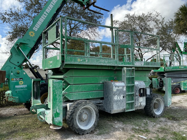 2015 Genie GS-4390 4x4 Dual Fuel Scissor Lift