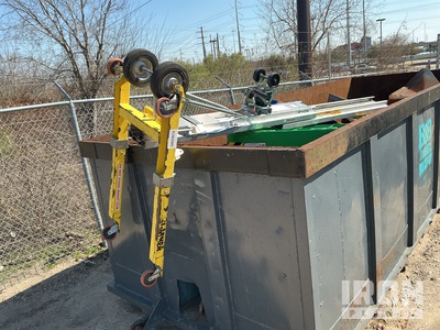 2023 Sumner 2010 Montacargas de material (Inoperable)