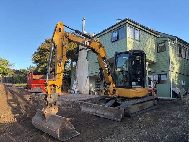 2018 Cat 305E2 CR Mini Excavator 2018 Cat 305E2 CR Mini Excavator