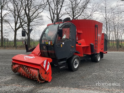 2007 Kuhn SP13/14 4x2 Feed Mixer
