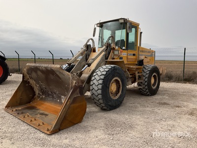 Volvo L90 Wheel Loader