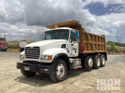 2005 Mack CV713 8x4 Camion de Volteo / T/A Dump Truck
