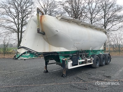 1999 Spitzer Silo SF2437/2P Tri/A Tanker Trailer