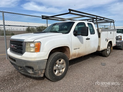2013 GMC Sierra 2500HD 4x2 Extended Cab Attenuator Truck