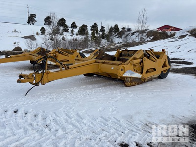 2005 John Deere 1810E 4 Tire Ejector Pull Scraper