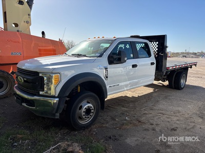 2017 Ford F-550 XL 4x2 Crew Cab Platte vrachtwagen (Inoperable)