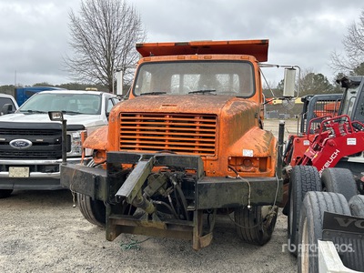 2002 International 4900 4x2 Roll-off vrachtwagen (Inoperable)