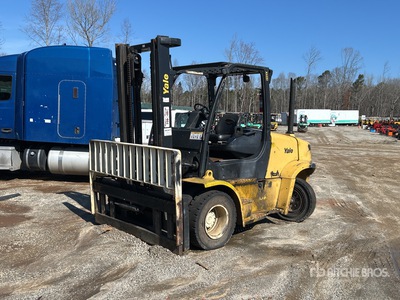 Yale GDP155VXNCHV108 14550 lb Pneumatic Tire Forklift (Inoperable)