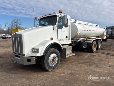 2007 Kenworth T800 6x4 Camion-citerne à carburant et à lubrifiant