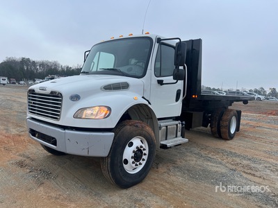 2018 Freightliner M2 106 4x2 Platte vrachtwagen