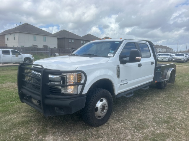 2019 Ford F-350 STX 4x4 Crew Cab Flatbed Truck