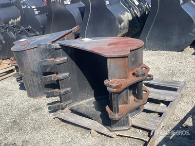 29 in 36" SV100 Trenching Bucket with D-Ring - TAG Bucket