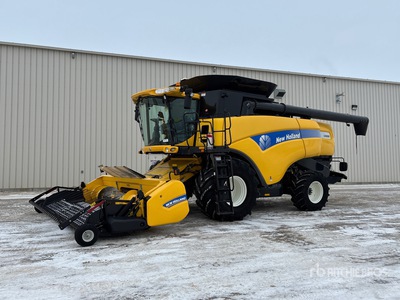 2011 New Holland CX8080 コンバイン