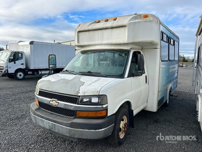 2012 Chevrolet Express 4x2 8-Seat Mini Bus