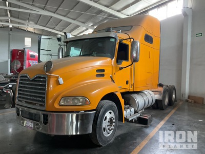 2017 Mack MP8 6x4 Cabeza Tractora Cabina Dormitorio