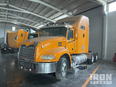 2017 Mack MP8 6x4 Automatic transmission / Cabeza Tractora Cabina Dormitorio