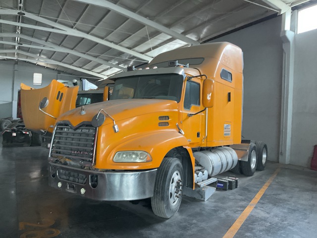 2017 Mack CXU613E 6x4 T/A Sleeper Truck Tractor