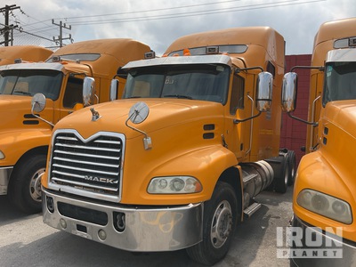 2017 Mack CXU613 Ciągnik siodłowy z kabiną sypialną Tri/A