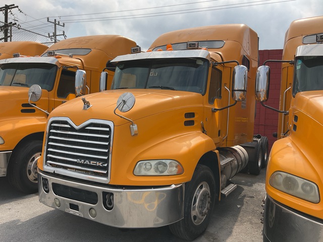2017 Mack CXU613E 6x4 T/A Sleeper Truck Tractor