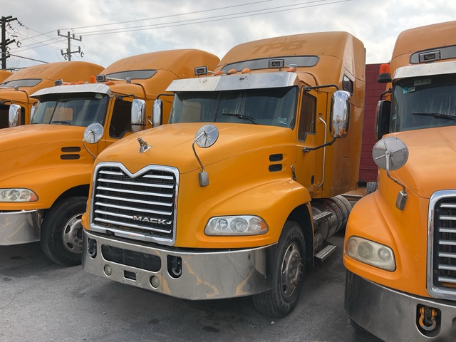 2017 Mack CXU613E 6x4 T/A Sleeper Truck Tractor