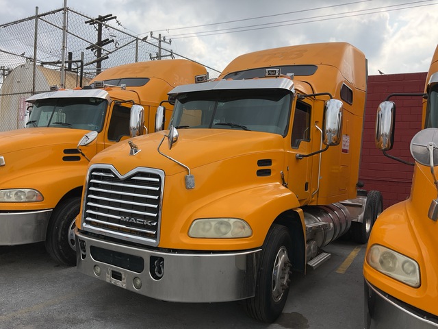2017 Mack CXU613E 6x4 T/A Sleeper Truck Tractor