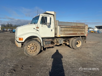 1994 International 8100 4x2 2-Achs Kipper-Lkw