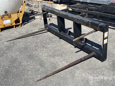 2015 Bradco 42 in Q/C Bale Spear