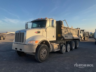 2020 Peterbilt 348 10x4 Quad/A Camión dumper