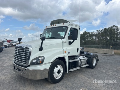 2018 Freightliner Cascadia 125 6x4 T/A Day Cab Truck Tractor