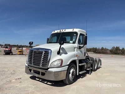 2016 Freightliner Cascadia 125 6x4 T/A Day Cab Truck Tractor
