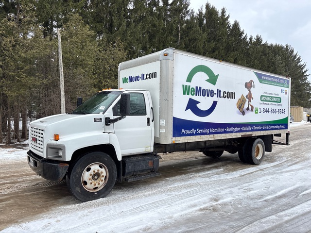 2006 GMC C7500 4x2 Van Truck