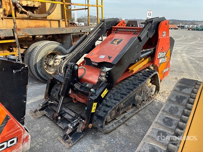 2020 Ditch Witch SK3000 Mini を見 Compact Track Loader (Inoperable)