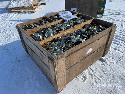 Quantity of (1400) Paddle Clamp Pièces diverses