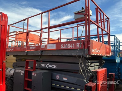 2016 Skyjack SJ8841RT 4x4 Dual Fuel Scissor Lift
