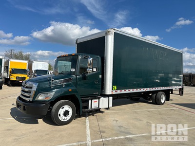2018 Hino 268 4x2 Camion fourgon