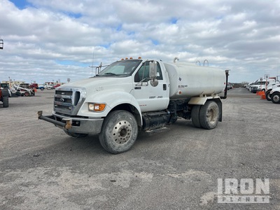 2012 Ford F-750 XL 2000 gal 4x2 Autocarro per acqua