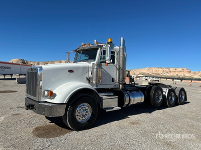 2014 Peterbilt 367 8x4 Heavy Haul Tri/A Day Cab Truck Tractor