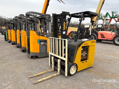 2017 Yale ESC030AD 3000 lb Electric Forklift