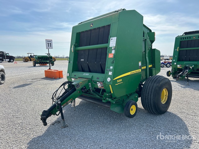 2016 John Deere 569 Round Baler