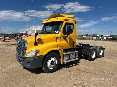 2016 Freightliner Cascadia 125 6x4 T/A Day Cab Truck Tractor