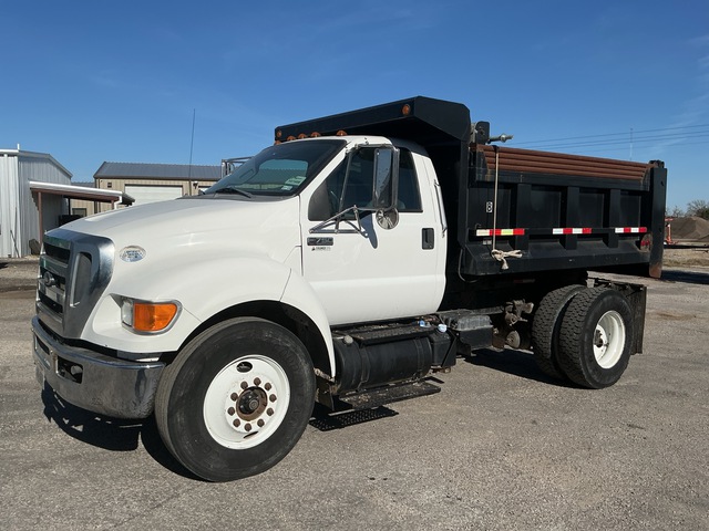 2015 Ford F-750 XL 4x2 S/A Dump Truck