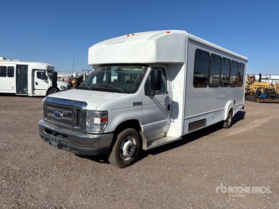 2016 Ford E-450 Bus