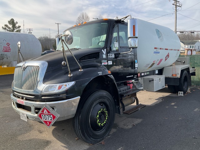 2009 International 4400 4x2 Tanker Truck