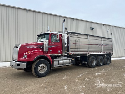 2015 Western Star W4900SB 8x6 Twin-Steer Grain Truck